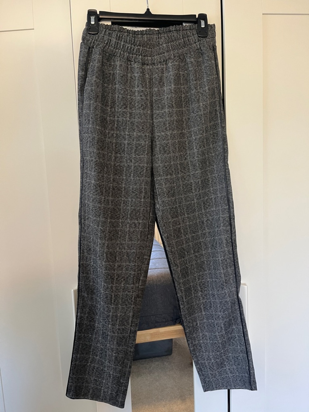 Women’s Gray Plaid Pull-On Trousers